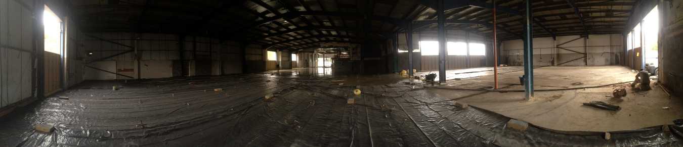 Warehouse filling with floor screed